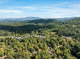 Er81 - Family Making Memories 3 Bedroom Cabin by RedAwning