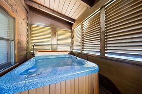 Er81 - Family Making Memories 3 Bedroom Cabin by RedAwning