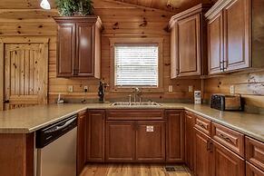 Moonshine Hollow 3 Bedroom Cabin by RedAwning