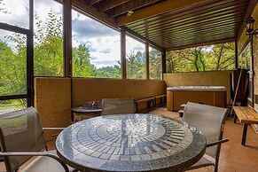 Moonshine Hollow 3 Bedroom Cabin by RedAwning