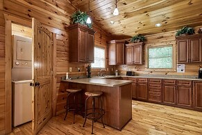 Moonshine Hollow 3 Bedroom Cabin by RedAwning