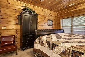 Moonshine Hollow 3 Bedroom Cabin by RedAwning