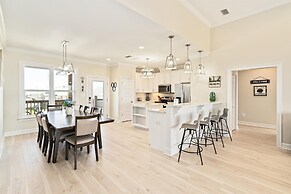 Purple Paradise - 2536 Bienville Blvd 4 Bedroom Home by RedAwning