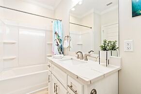 Purple Paradise - 2536 Bienville Blvd 4 Bedroom Home by RedAwning