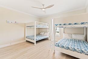 Purple Paradise - 2536 Bienville Blvd 4 Bedroom Home by RedAwning