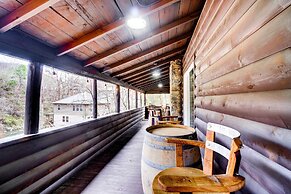 Gatlinburg Cabin: Hot Tub & River Views