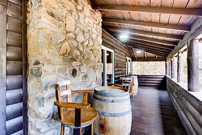 Gatlinburg Cabin: Hot Tub & River Views