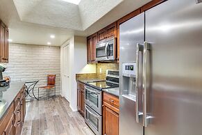 Tucson Townhome w/ Mountain View, Pool Access!