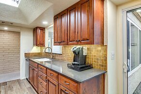 Tucson Townhome w/ Mountain View, Pool Access!