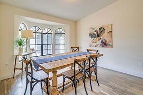 Spring Hill Retreat w/ Pool: 7 mi to Weeki Wachee!