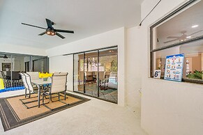 Spring Hill Retreat w/ Pool: 7 mi to Weeki Wachee!