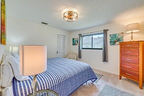 Spring Hill Retreat w/ Pool: 7 mi to Weeki Wachee!