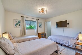 Spring Hill Retreat w/ Pool: 7 mi to Weeki Wachee!