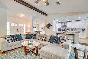 Spring Hill Retreat w/ Pool: 7 mi to Weeki Wachee!