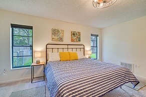 Spring Hill Retreat w/ Pool: 7 mi to Weeki Wachee!