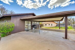 Pet-friendly Camp Verde Home w/ Gas Grill!