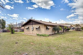 Pet-friendly Camp Verde Home w/ Gas Grill!