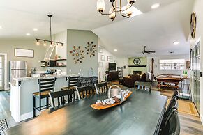 Quiet Redding Getaway ~ 7 Mi to Downtown!