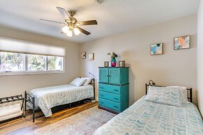 Quiet Redding Getaway ~ 7 Mi to Downtown!