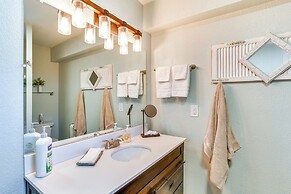 Quiet Redding Getaway ~ 7 Mi to Downtown!
