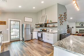 Quiet Redding Getaway ~ 7 Mi to Downtown!