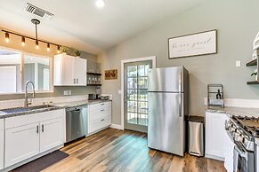 Quiet Redding Getaway ~ 7 Mi to Downtown!