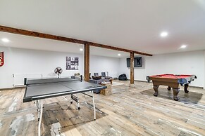 Outdoor Oasis: Cresco Family Home w/ Hot Tub