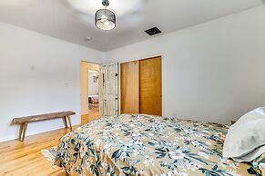 Outdoor Oasis: Cresco Family Home w/ Hot Tub