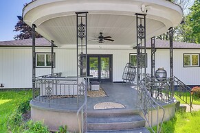 Outdoor Oasis: Cresco Family Home w/ Hot Tub