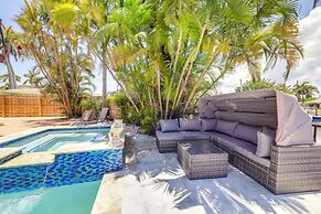 Pool & Home Theater: Lighthouse Point Home!