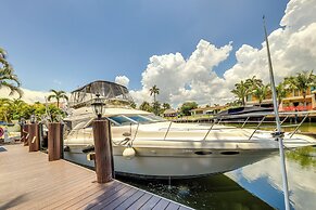 Pool & Home Theater: Lighthouse Point Home!