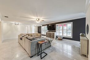 Pool & Home Theater: Lighthouse Point Home!