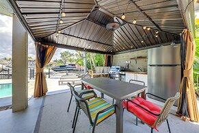 Pool & Home Theater: Lighthouse Point Home!