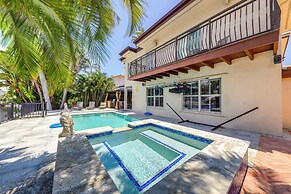 Pool & Home Theater: Lighthouse Point Home!