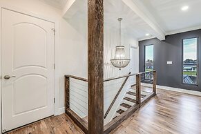 Pool & Home Theater: Lighthouse Point Home!