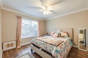 Pool & Home Theater: Lighthouse Point Home!