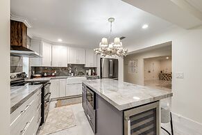 Pool & Home Theater: Lighthouse Point Home!