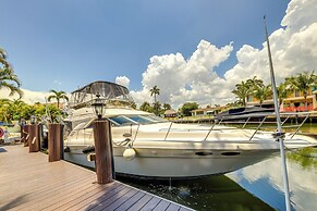 Pool & Home Theater: Lighthouse Point Home!