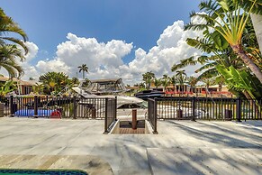 Pool & Home Theater: Lighthouse Point Home!