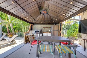 Pool & Home Theater: Lighthouse Point Home!