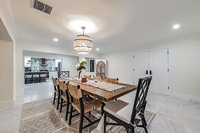Pool & Home Theater: Lighthouse Point Home!