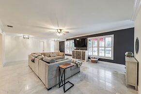 Pool & Home Theater: Lighthouse Point Home!