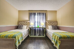 Near Golf & Beaches: Coral Springs Home w/ Yard!