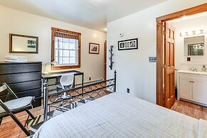 Cozy Roscoe Cabin w/ Fire Pit & Balcony!