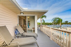 Siesta Keys Home w/ Deck Half Mile to Turtle Beach