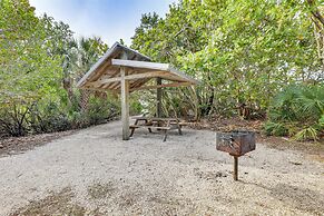 Siesta Keys Home w/ Deck Half Mile to Turtle Beach