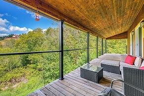 Waterfront Dandridge Cabin, 24 Mi to Pigeon Forge!