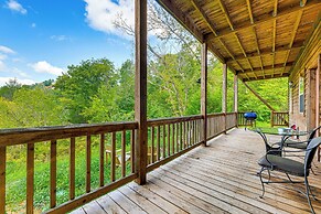 Waterfront Dandridge Cabin, 24 Mi to Pigeon Forge!