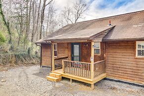 Waterfront Dandridge Cabin, 24 Mi to Pigeon Forge!