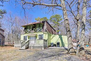 Bushkill Villa w/ Game Room, Sauna & Pool Access!